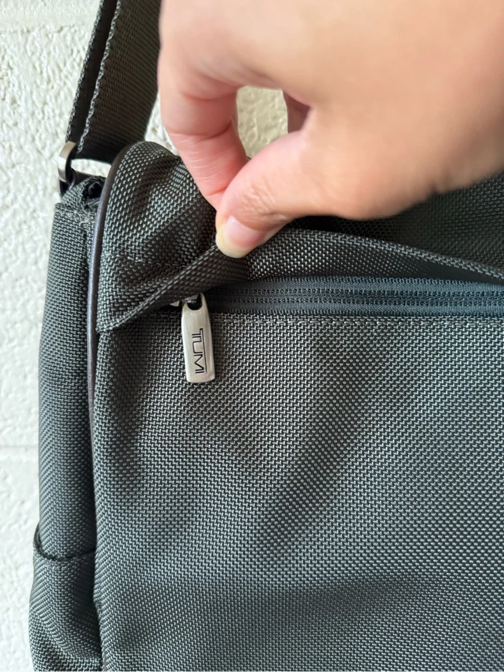 Tumi Messenger Tech Bag Ballistic Nylon Leather Trim Green Unisex NWT